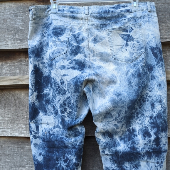 SOLD   Women's Stretch Tye Dyed Blue Denim Distressed Jeans Size 22W Elite Jeans - Picture 12 of 12